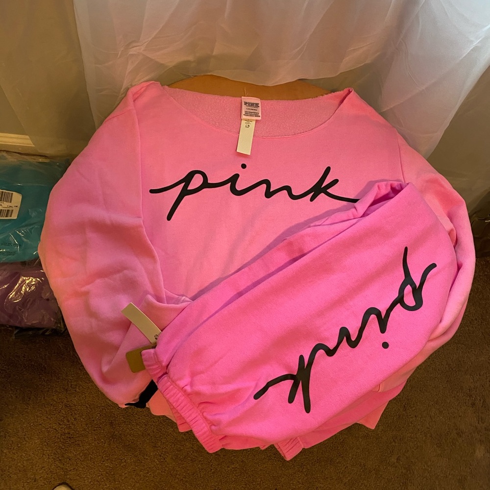 !!SOLD!! PINK•💕Script Set💕